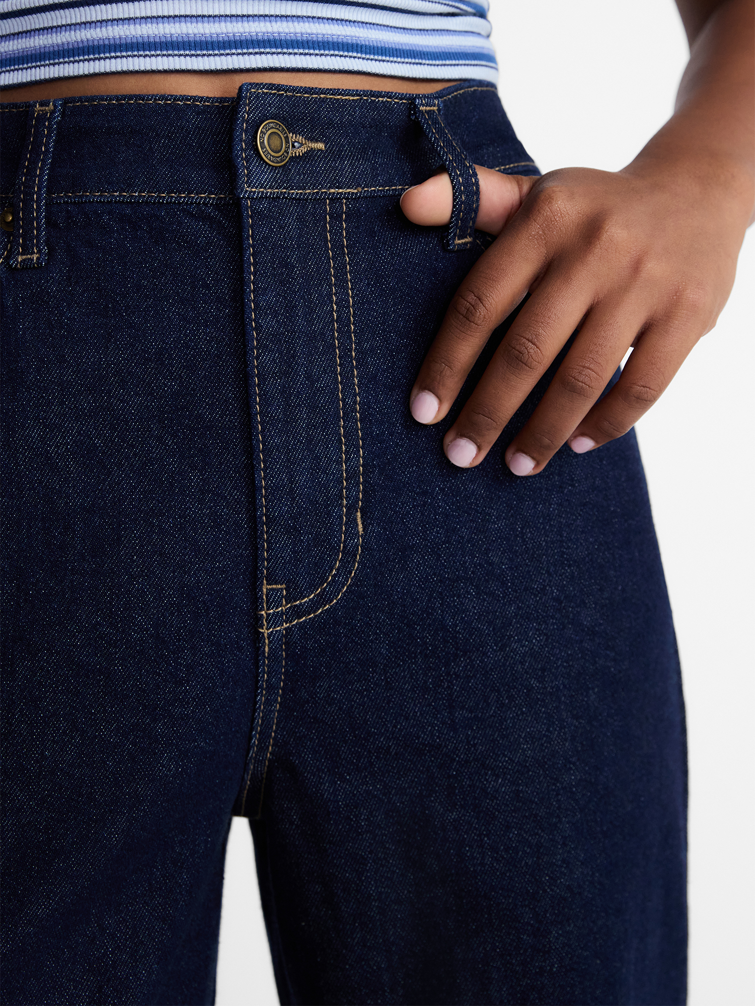 No Boundaries Women's High Rise Baggy Wide Leg Jeans, Dark Wash photo 4