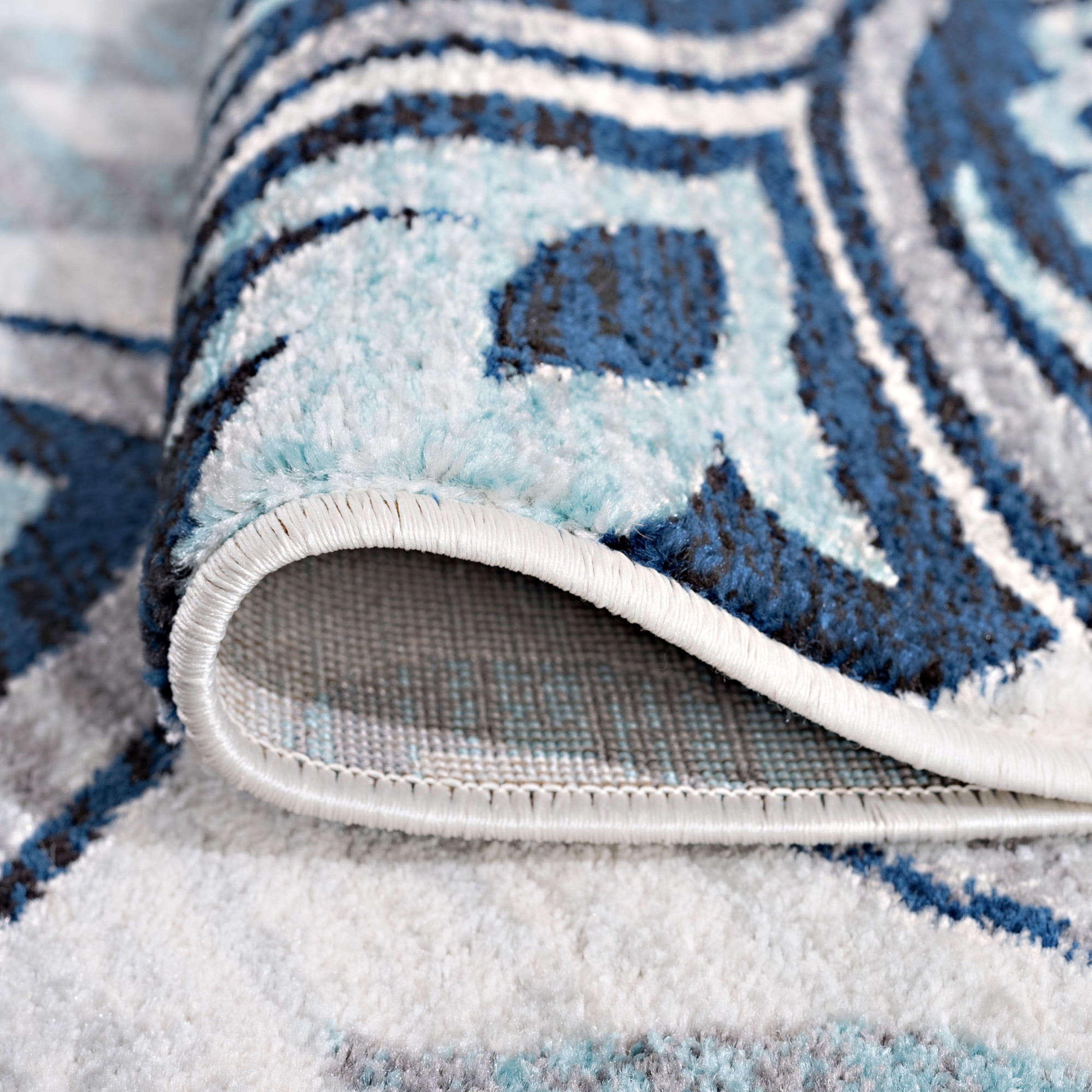 Transitional 2x3 Area Rug (2' x 3') Floral Cream, Navy Indoor Scatter Easy to Clean