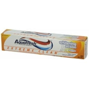 Aquafresh Extreme Clean Fluoride Toothpaste, Whitening Action 5.60 oz (Pack of 4)