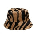 thumbnail image 5 of CoCopeanut Topi Ember Berbulu Bulu Palsu Pola Zebra Musim Dingin Topi Matahari Hangat Luar Ruangan Wanita Topi Nelayan Berbulu Beludru Lembut Mode Wanita Panama, 5 of 6