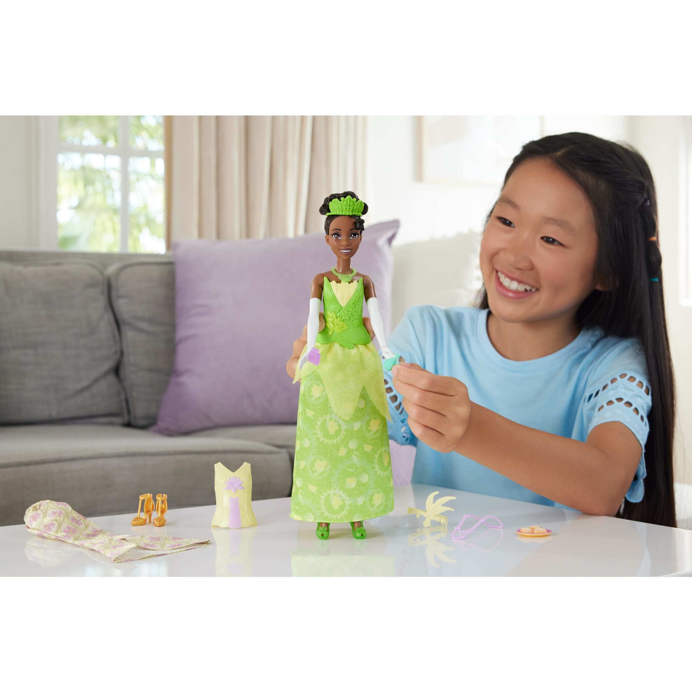 Disney Princess 2-in-1 Stories Tiana Fashion Doll with 2 Snap-On Bodices, 2 Skirts & 9 Accessories