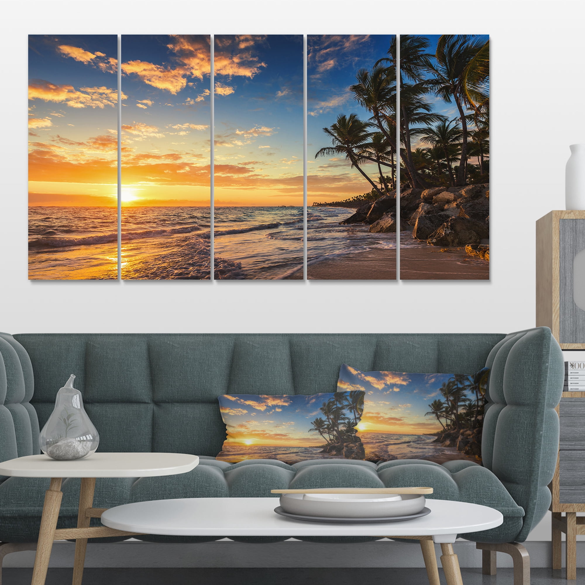 Designart 'Paradise Tropical Island Beach with Palms ' Extra Large Seascape Art Canvas