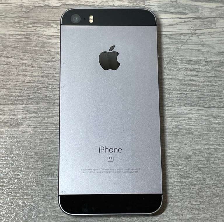 Apple iPhone SE 16GB Unlocked Cell Phone Space Gray
