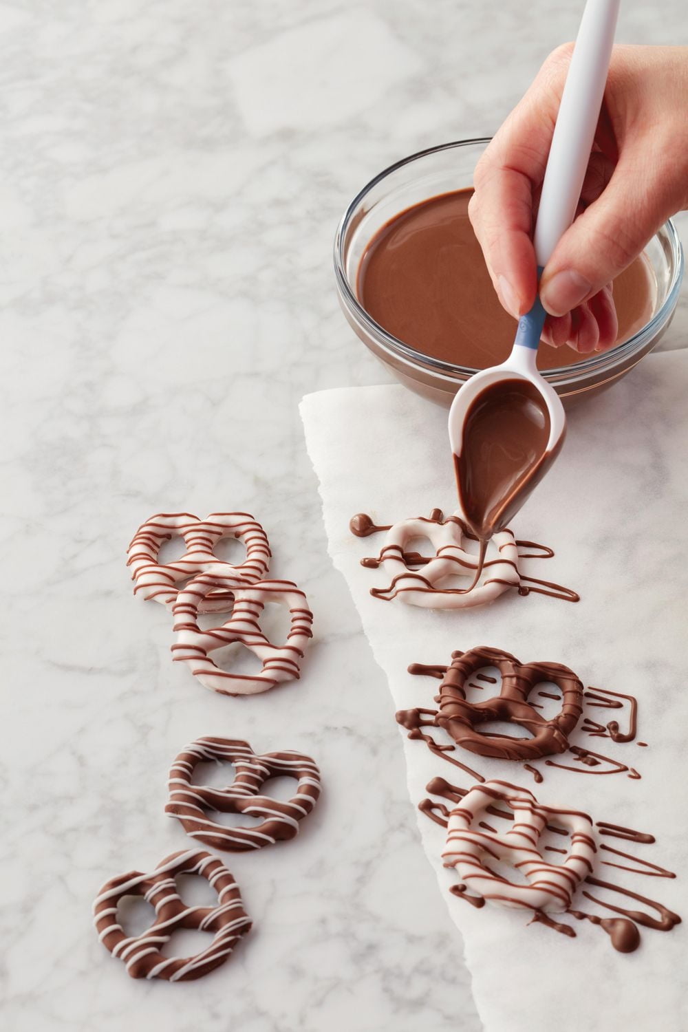 Wilton Drizzling Scoop for Candy Melts Candy