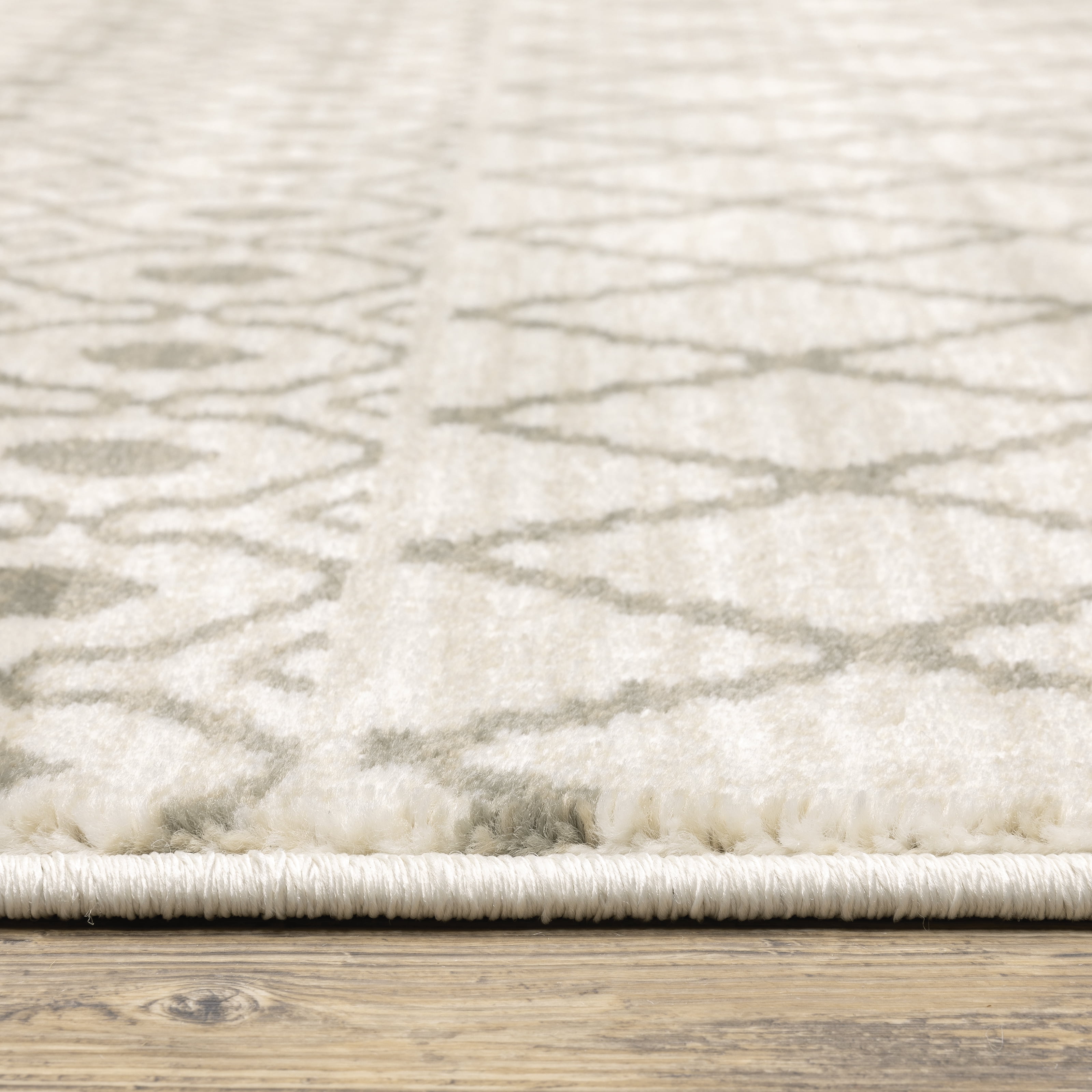Avalon Home Gracie Tribal Lodge Area Rug, 6'7" X 9'2", Ivory/ Gray
