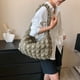 thumbnail image 4 of Bolso Acolchado para Las Axilas Mano Con Burbujas Informal Ligero Y Suave Mujer, 4 of 9