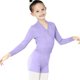 thumbnail image 4 of Conjunto de dos piezas de jersey de cuello en V de color liso para niños, camiseta de capa base de punto, suéter de manga larga, capa base y pantalones cortos de punto, top de poliéster para niños., 4 of 4