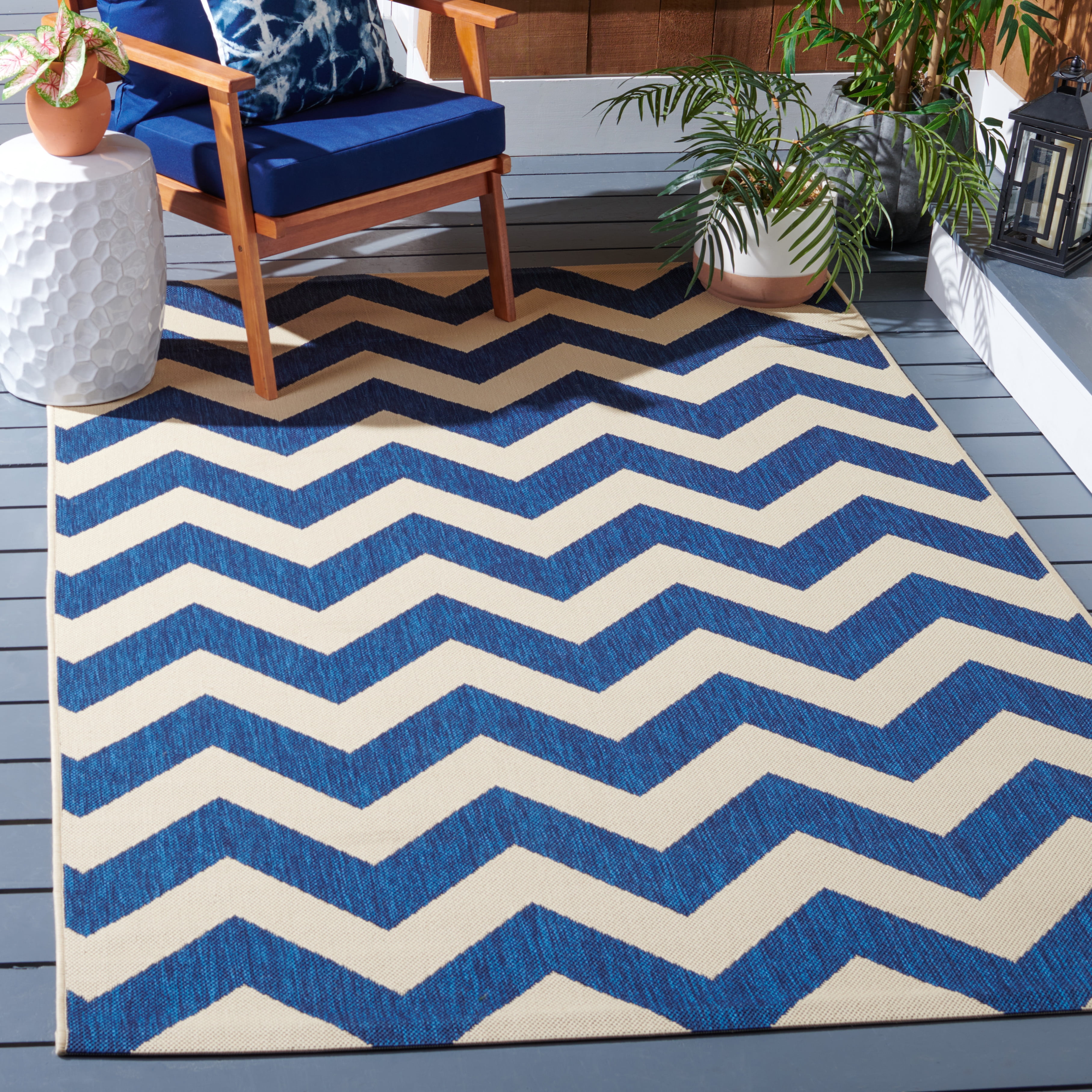 Safavieh Courtyard Bailey Chevron Indoor/Outdoor Area Rug, Navy/Beige, 6'7" x 6'7" Square