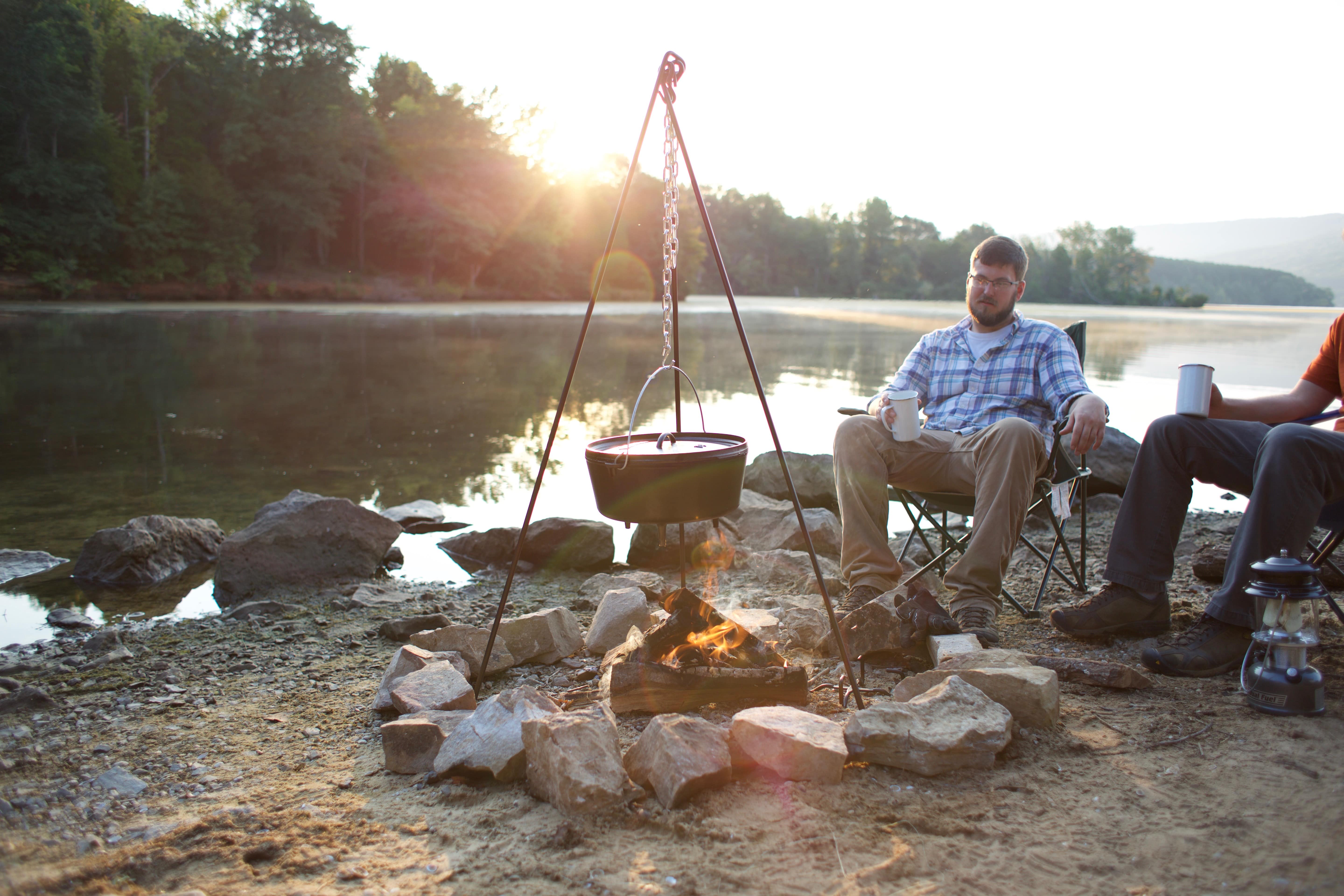 Lodge 6 Qt Cast Iron Camp Dutch Oven photo 2