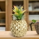 thumbnail image 5 of Resina Adorno de fruta de Decoración para el r Centro de Artesanía Artículo decorativo Escultura moderna para r Regalos Oro Sunnimix Figura de piña, 5 of 8