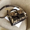 thumbnail image 5 of Bolsos de hombro de piel sintética con estampado de leopardo para mujer, bolsos cruzados con cadena en color negro y burdeos, bolsos tipo bandolera de moda para niña, 5 of 5
