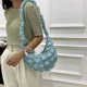 thumbnail image 3 of Bolsos coreanos de gran capacidad con diseño de nubes para mujer, bolsos cruzados con burbujas plisadas a la moda, bolsos de hombro acolchados de diseñador, bolsos de tendencia 2024, 3 of 5