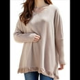 thumbnail image 3 of Suéter Tipo Poncho de Punto Extragrande, Informal, con Cuello en V, Mangas Murciélago y Dobladillo con Flecos para Mujer. Albaricoque S/M, 3 of 10