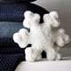 thumbnail image 4 of Almohada navideña de invierno con forma de copo de nieve (blanca, 40 cm) (rellena de algodón PP), decoración navideña para el hogar, muñeca de poliéster, 1 almohada de Plertrvy., 4 of 6