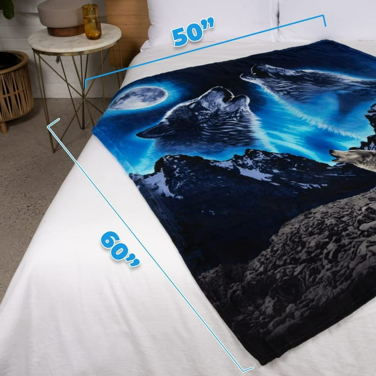 Dawhud Direct Super Soft Plush Fleece Throw Blanket, Wolves