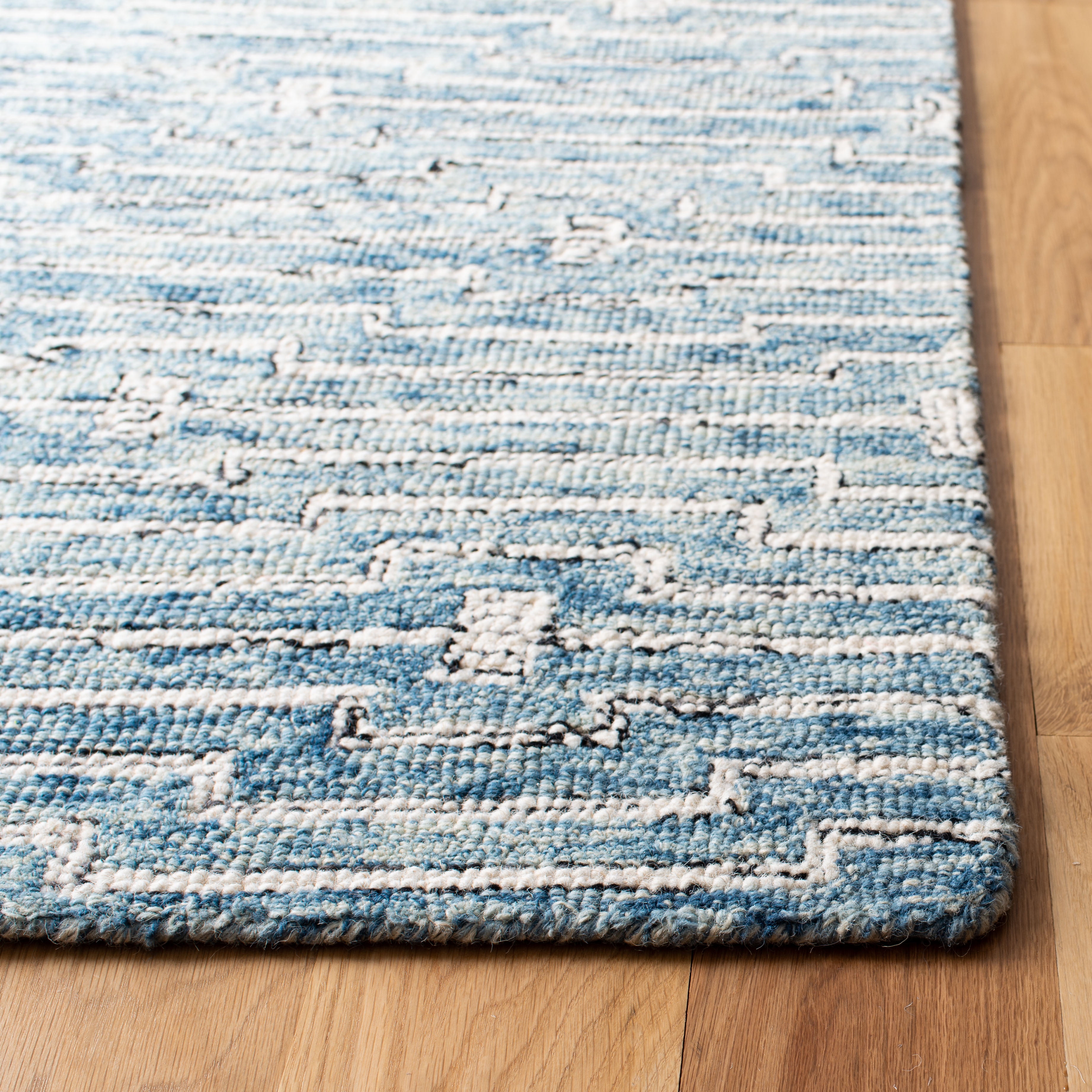 SAFAVIEH Micro-Loop Aspen Geometric Area Rug, Light Blue/Ivory, 5' x 8'