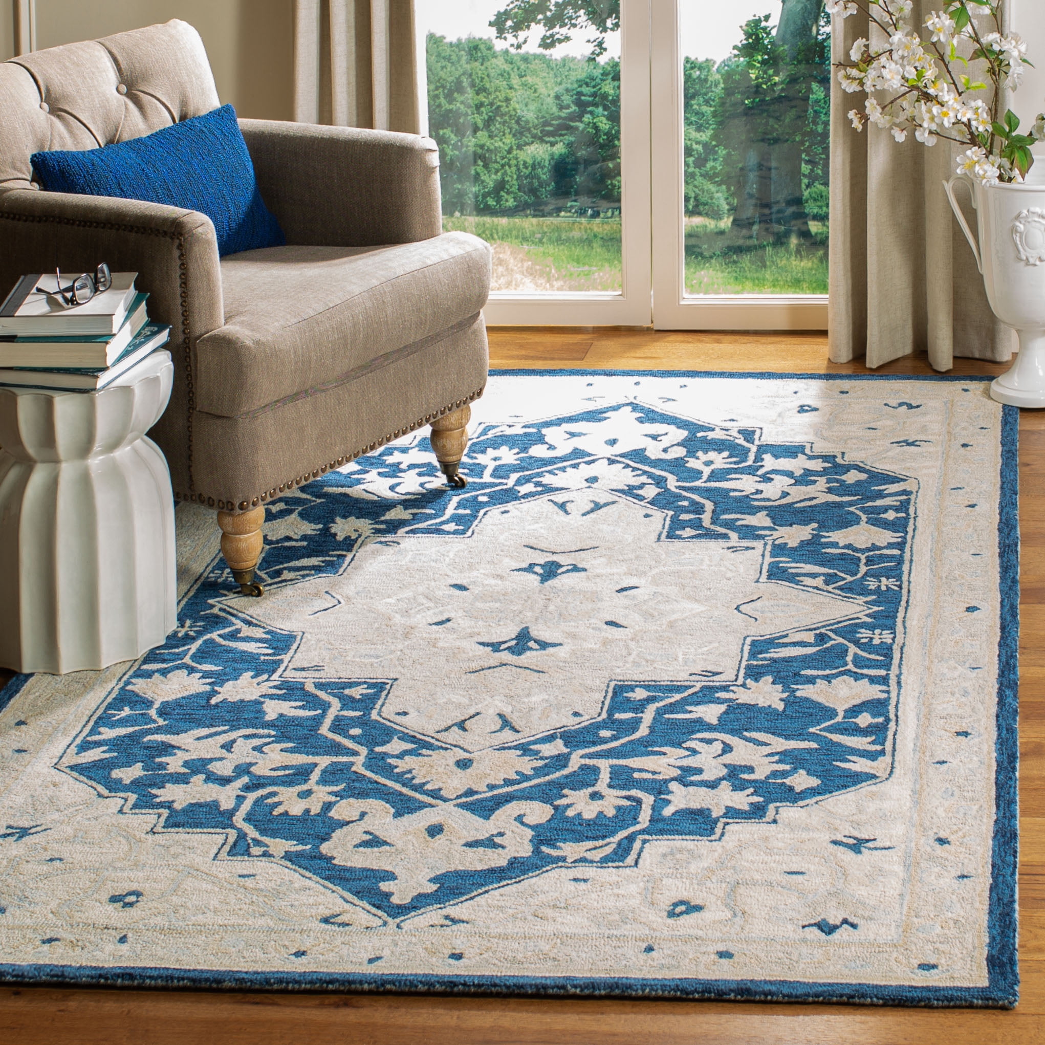 SAFAVIEH Micro-Loop Emilija Floral Bordered Wool Area Rug, Navy/Ivory, 5' x 5' Square