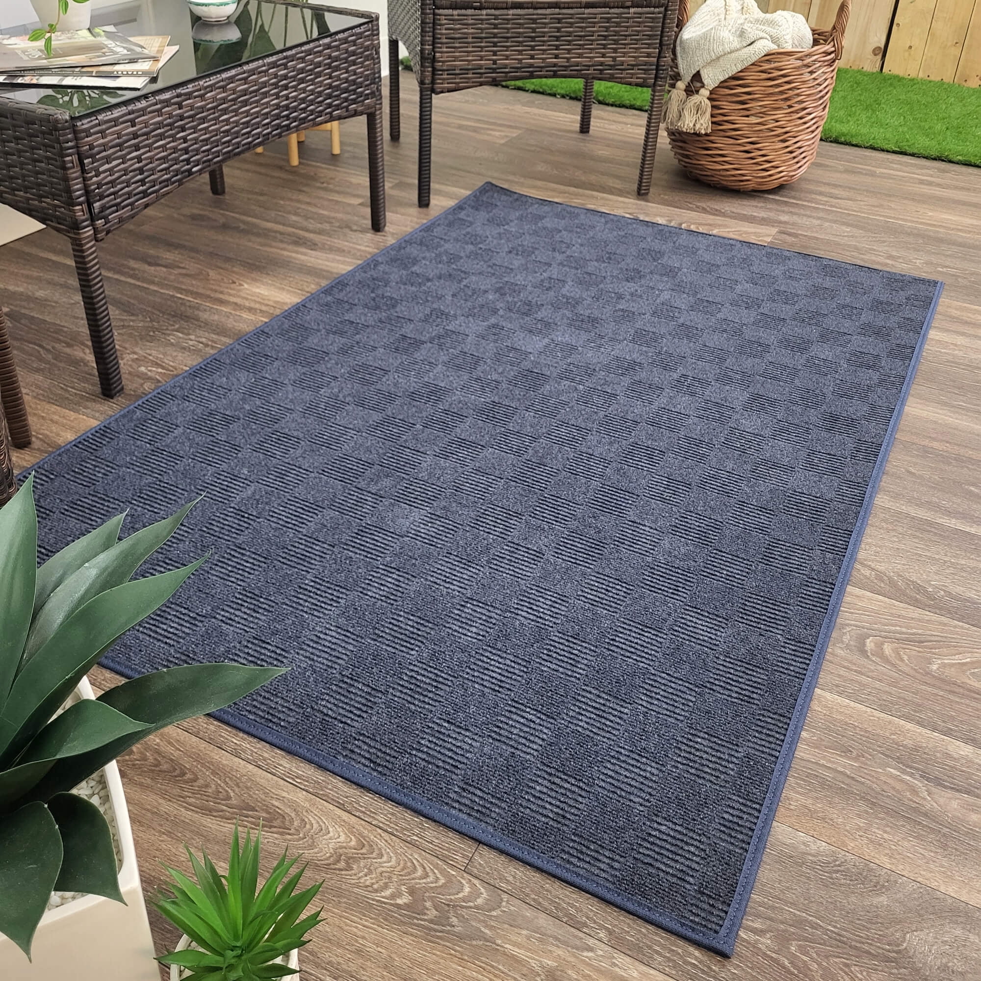Koeckritz Rugs 6'x9' Ocean Blue Patchwork Indoor/Outdoor Rug Soft, Durable & Easy to Clean