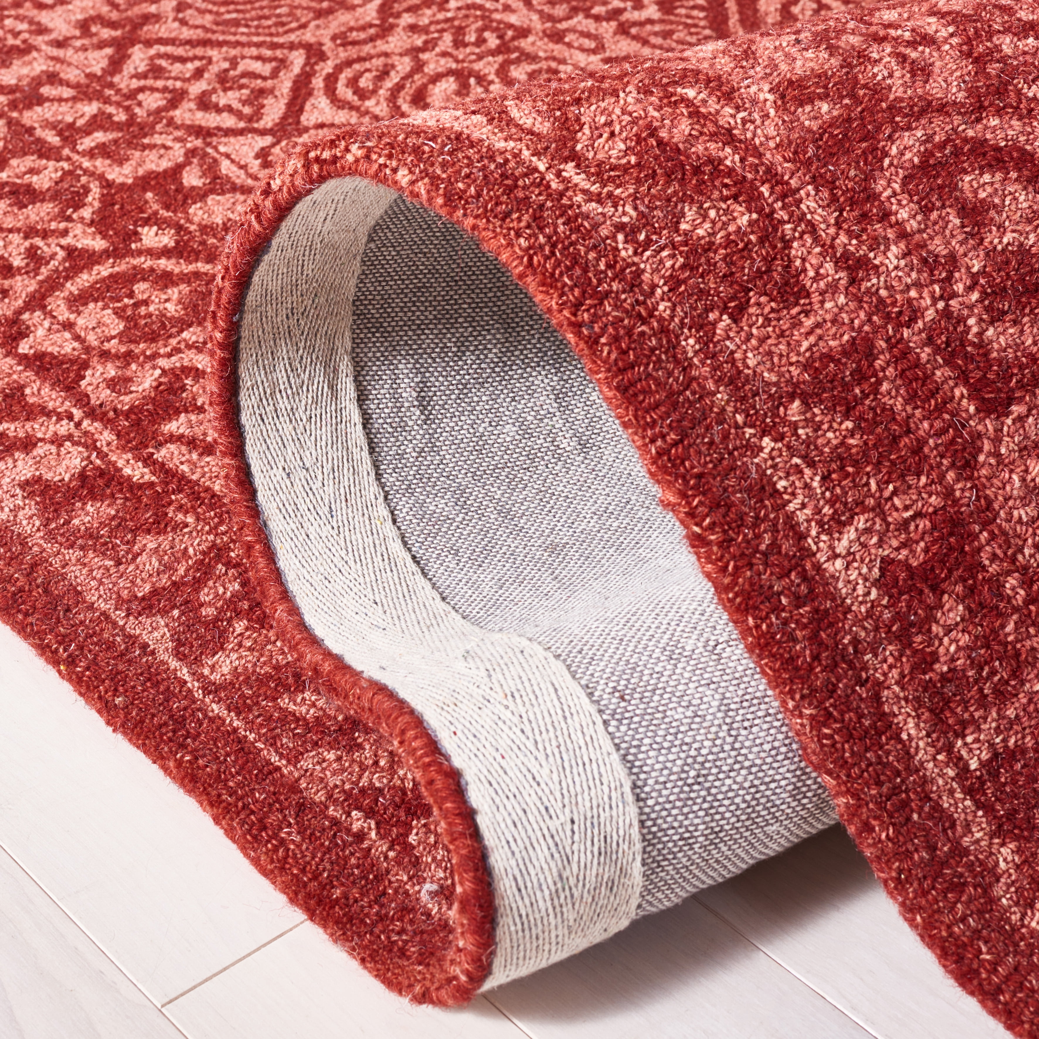 Safavieh Dip Dye Felicia Floral Area Rug, Red, 7' x 7' Round