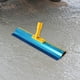 thumbnail image 3 of Rastrillo de piso epoxi de acero al carbono, herramienta autonivelante para una distribución suave diente plano, 3 of 6