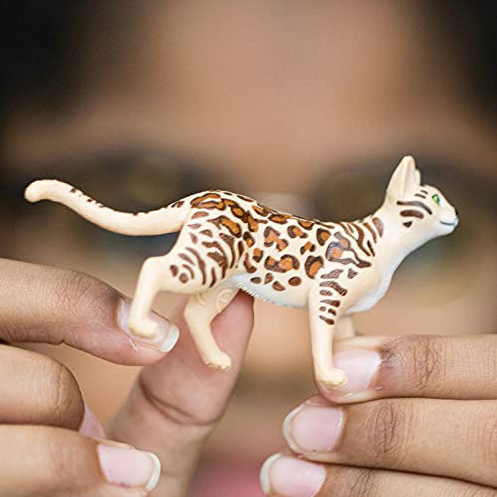 Schleich - Wild Life: Bengal Cat Animal Toy, Educational, Realistic & Detailed Playset, 1 Pc