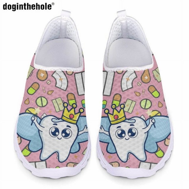 Zapatos de enfermera informales para mujer de Doginthehole, zapatos planos con estampado de dientes de dibujos animados bonitos a la moda, zapatos de malla ligeros y transpirables sin cordones