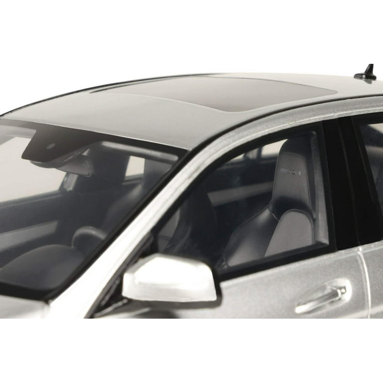 GTスピリット 1/18 メルセデスベンツ C63 AMG 2008 シルバー 1/18 GT Spirit Mercedes Benz C63 AMG ( W204 ) from 2008 in Silver