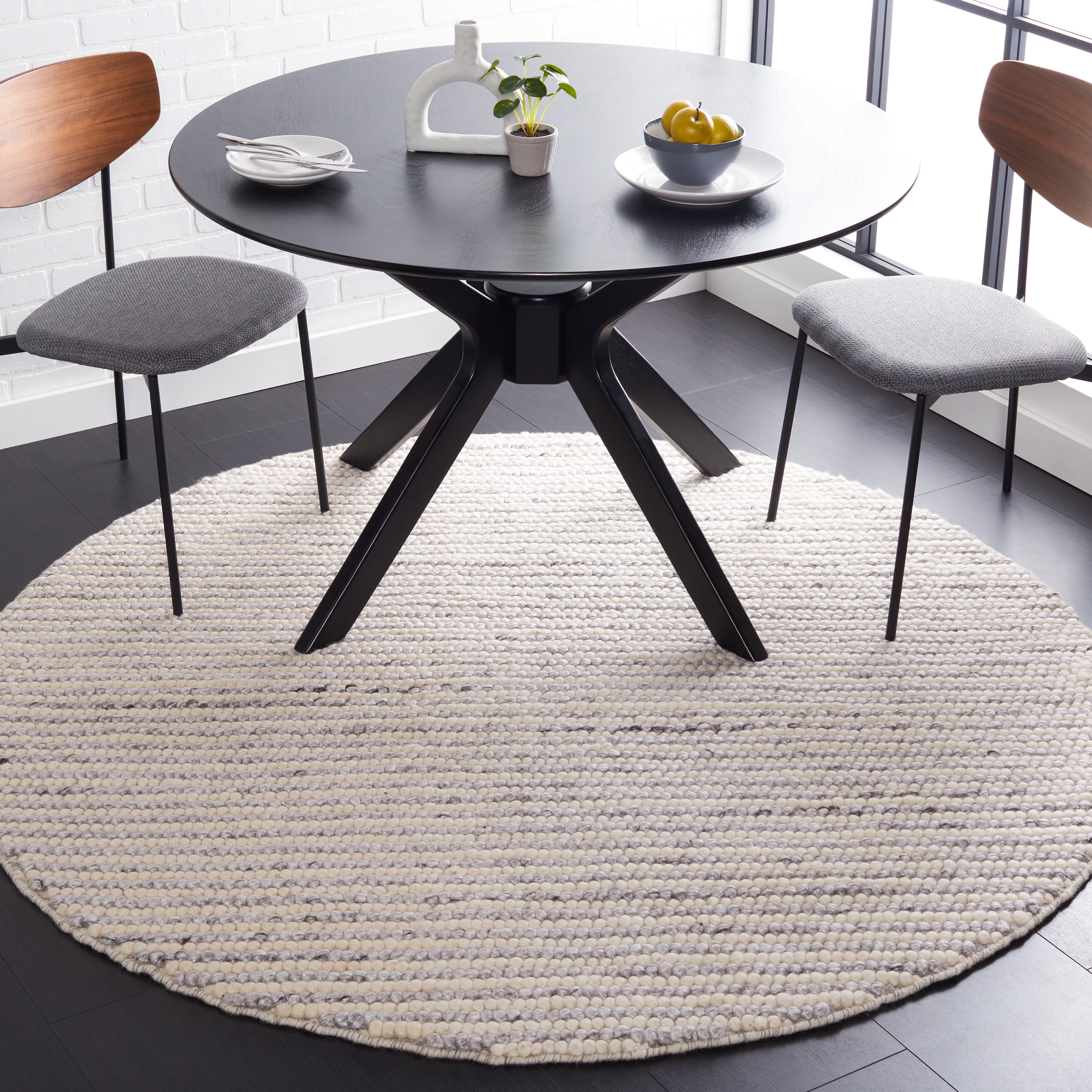 SAFAVIEH Natura Fredrick Striped Area Rug, Ivory/Light Grey, 6' x 6' Round