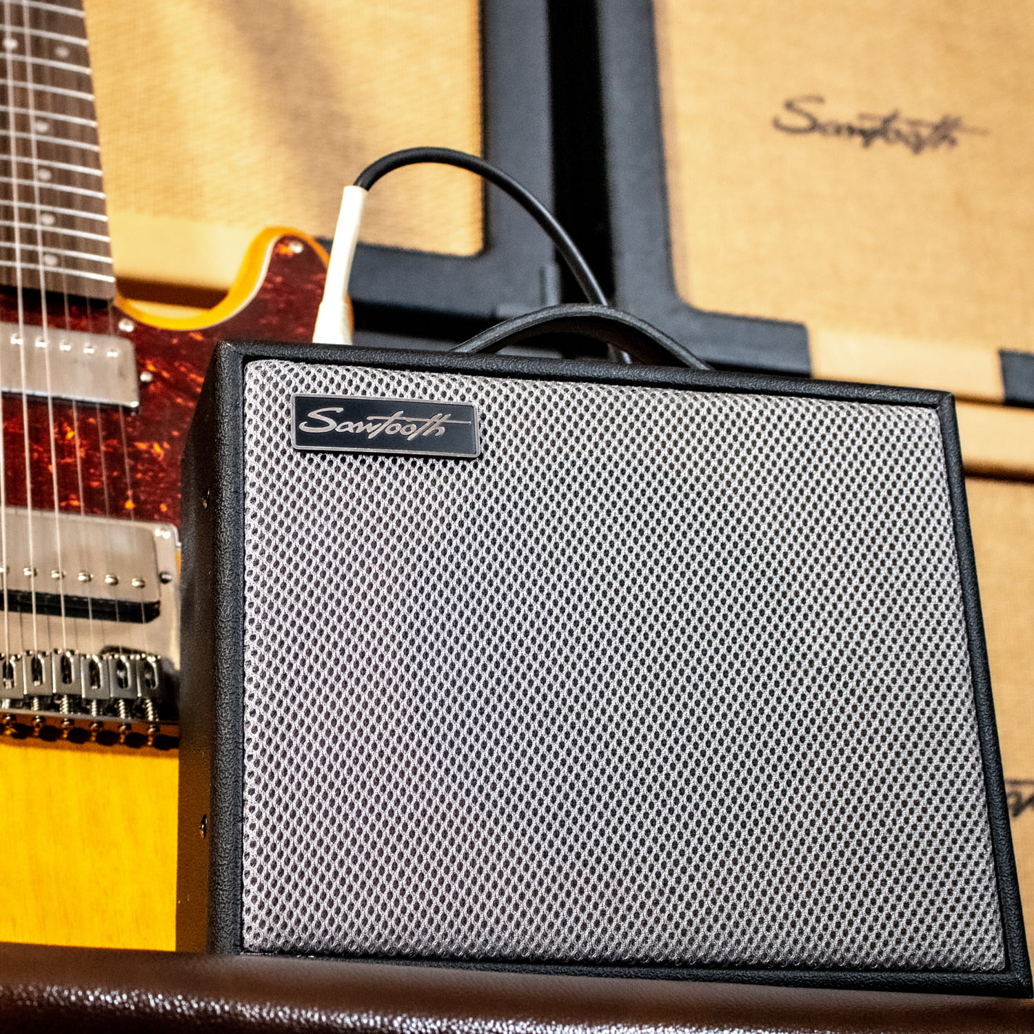 Sawtooth 10-Watt Electric Guitar Amplifier with ChromaCast Pro 