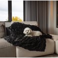 thumbnail image 3 of Luxe Signature Jeté en Fausse Fourrure / 50"x60 Pouces, 3 of 4