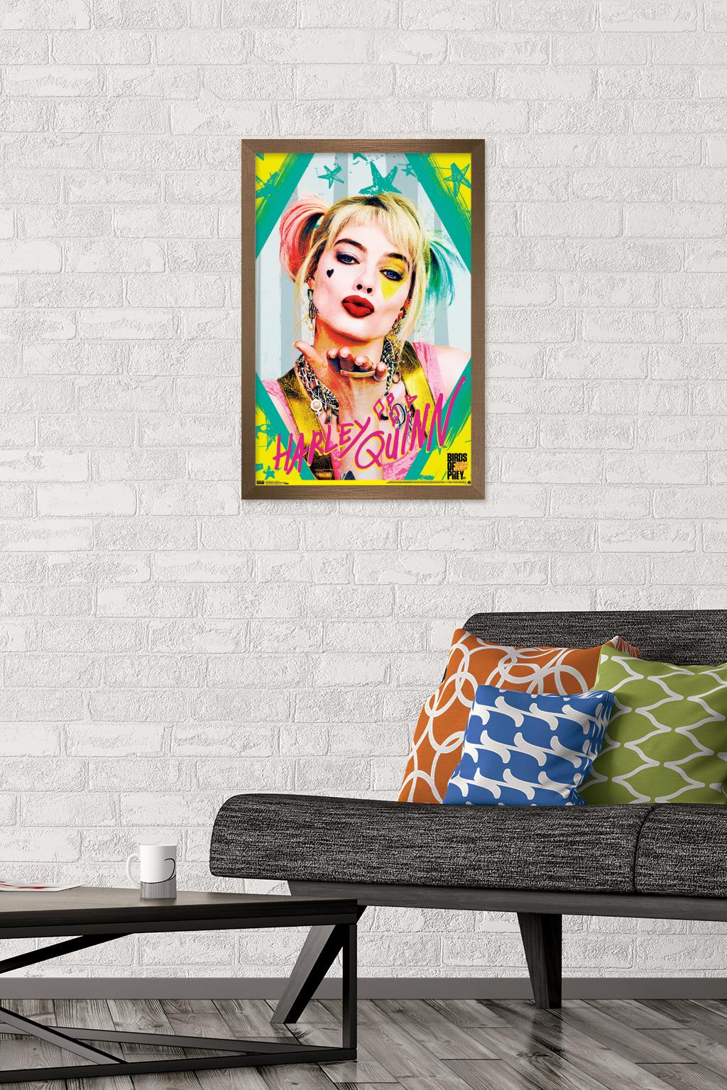 DC Comics Movie - Birds of Prey - Harley Quinn - Kiss Wall Poster, 14.725" x 22.375", Framed