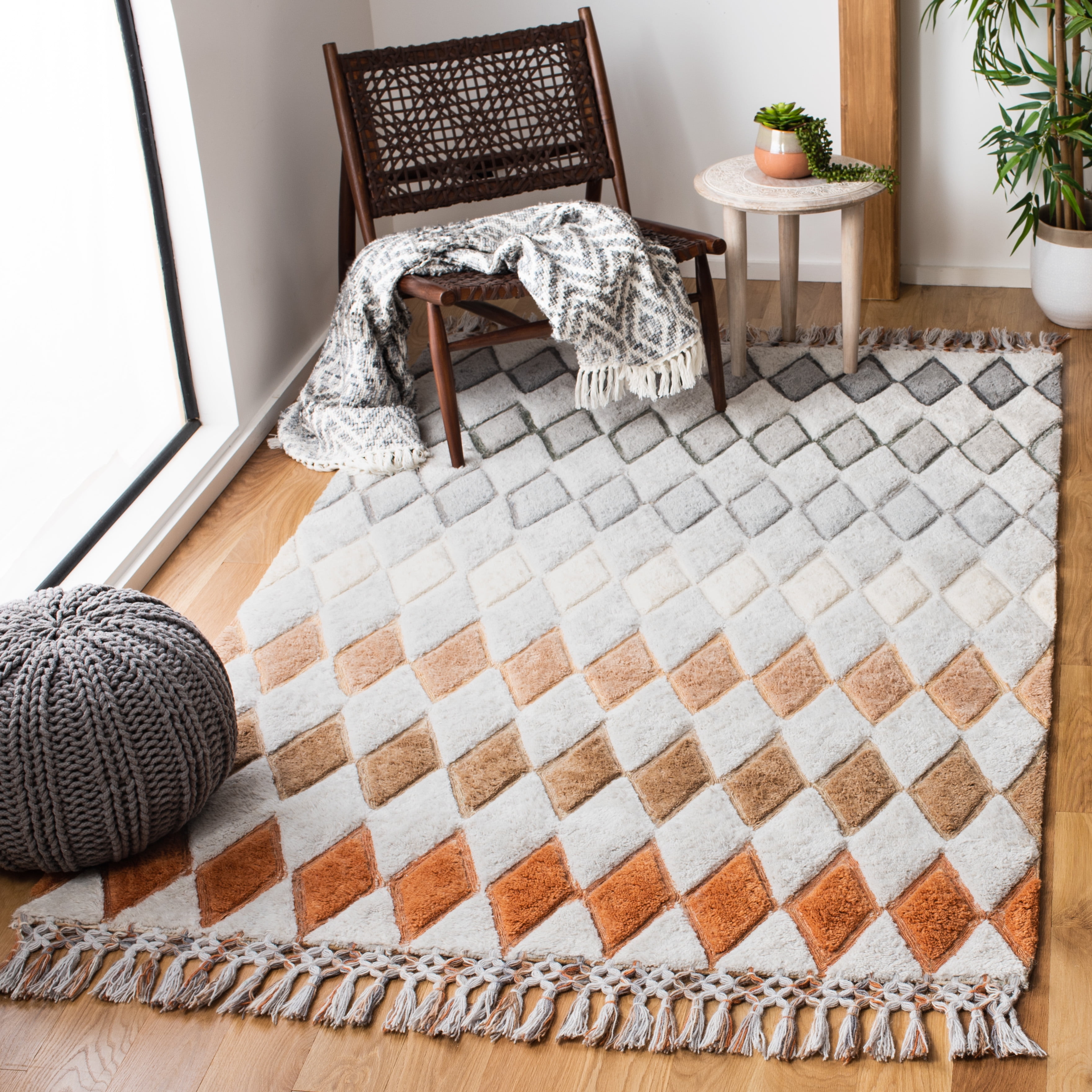 SAFAVIEH Sahara Hester Geometric Area Rug, Grey/Charcoal, 3' x 5'