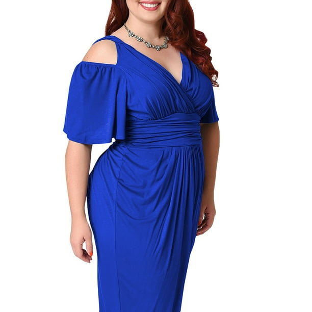 Plus size holiday shop dresses with sleeves