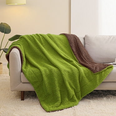 Exclusivo Mezcla Reversible Sherpa Fleece Throw Blanket for Couch, Soft Plush Blanket for Bed Sofa, Warm Fluffy Blankets for All Season, 50"x60", Olive/ Brown