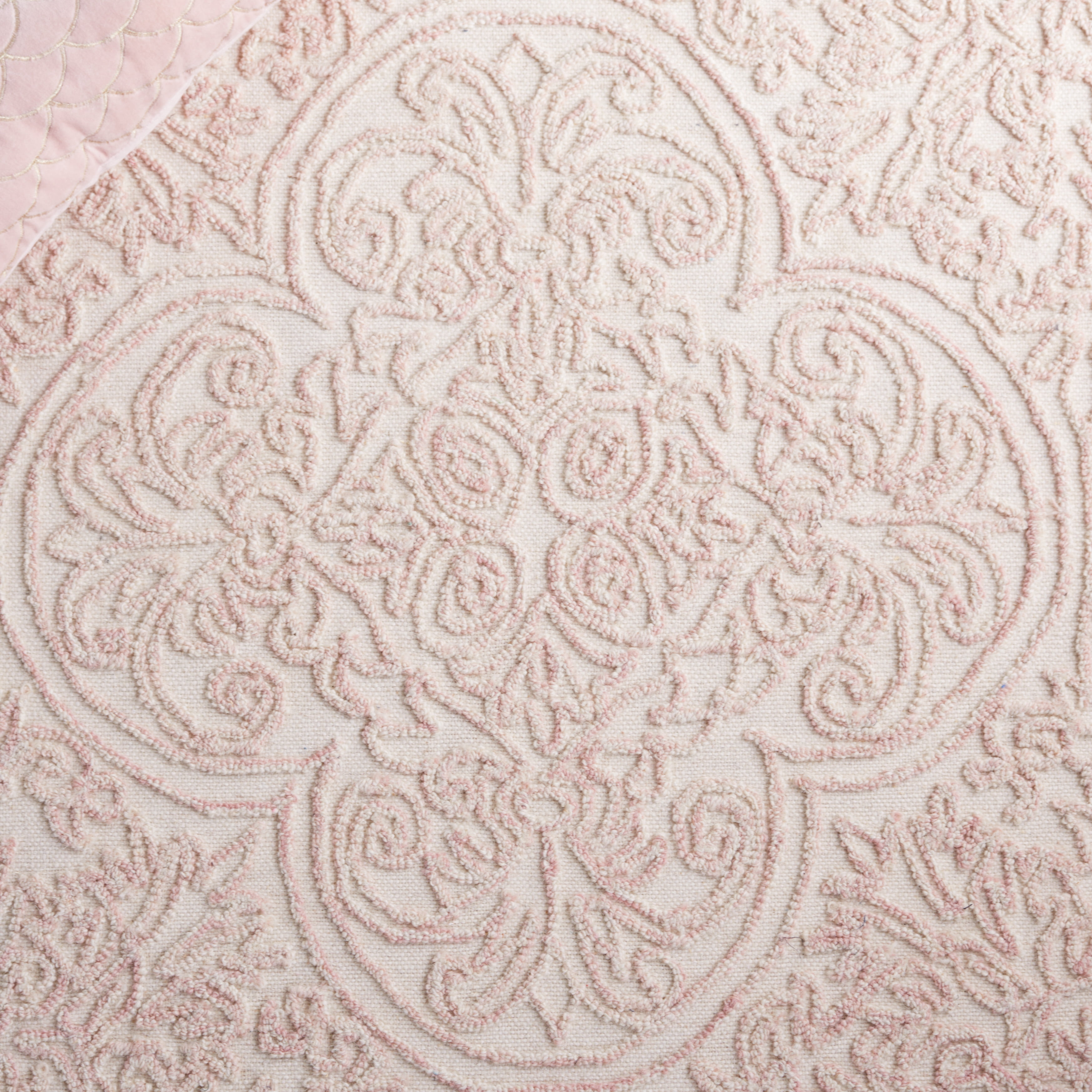Safavieh Martha Stewart Trace Justina Floral Area Rug, Ivory/Pink, 8' x 8' Round