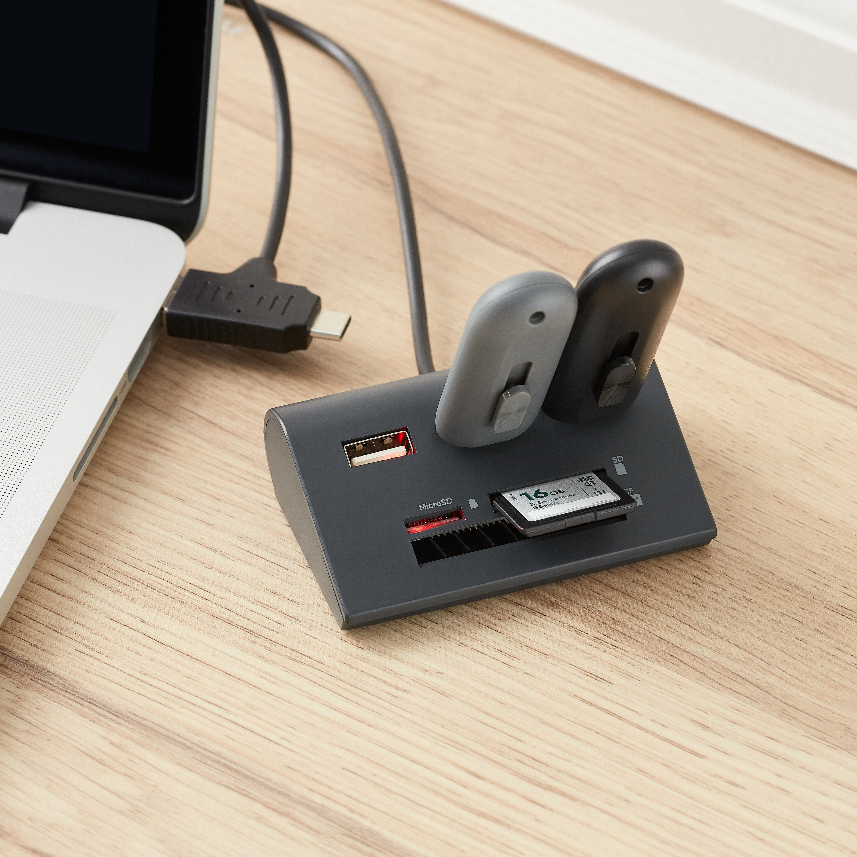 onn. Multi-Port USB Hub with SD, Micro SD and Compact Flash Card Reader - image 2 of 5
