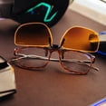 thumbnail image 4 of Gafas para videojuegos Horus X con clip, lentes de color ámbar claro y antiazul, 4 of 7