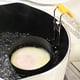 thumbnail image 4 of Juego de 4 Escalfadores de Huevos de Acero Inoxidable: Antiadherentes, con Gancho para Colgar, Mango Resistente Al Calor y Sistema Antidesbordamiento para Unos Huevos Cocidos Perfectos., 4 of 6
