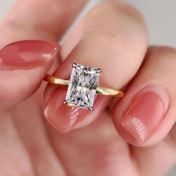 vylahjewellery Women’s Minimalist Radiant Cut Moissanite Wedding Ring Luxury Proposal Ring Dainty Solitaire Engagement Ring Elegant Proposal Rings