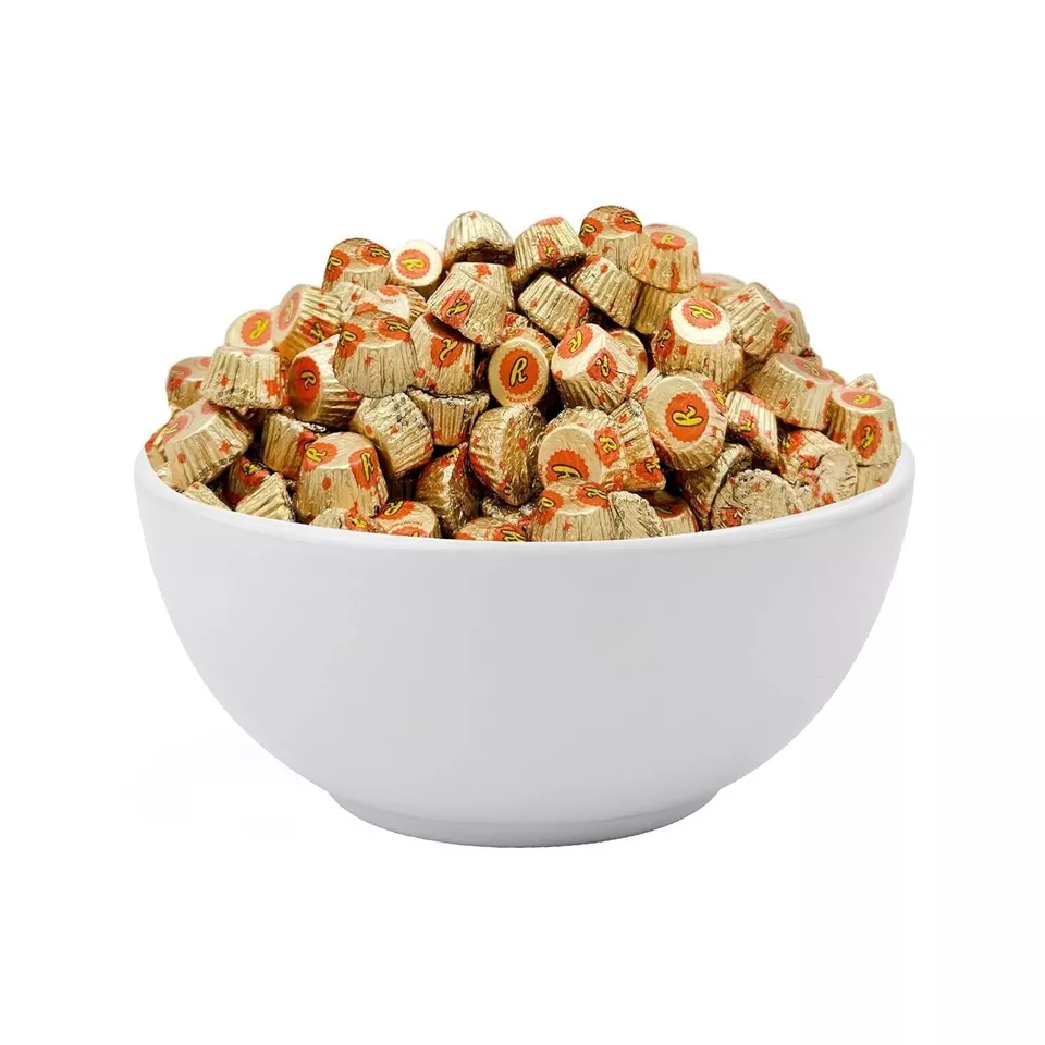 REESE'S Peanut Butter Cups, Milk Chocolate, Bulk Miniatures Candy (4 Pounds)