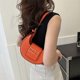 thumbnail image 3 of Bolsos populares de este año para mujeres en verano, nuevos y sencillos bolsos de mano para mujer 2025, bolsos de hombro tipo dumpling de moda con cierre bajo el brazo., 3 of 5