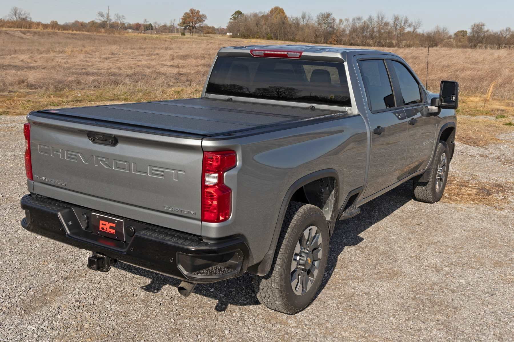 Rough Country Hard Flip Up Bed Cover for 20-26 Chevy/GMC 2500HD | 6'9 - 49120651