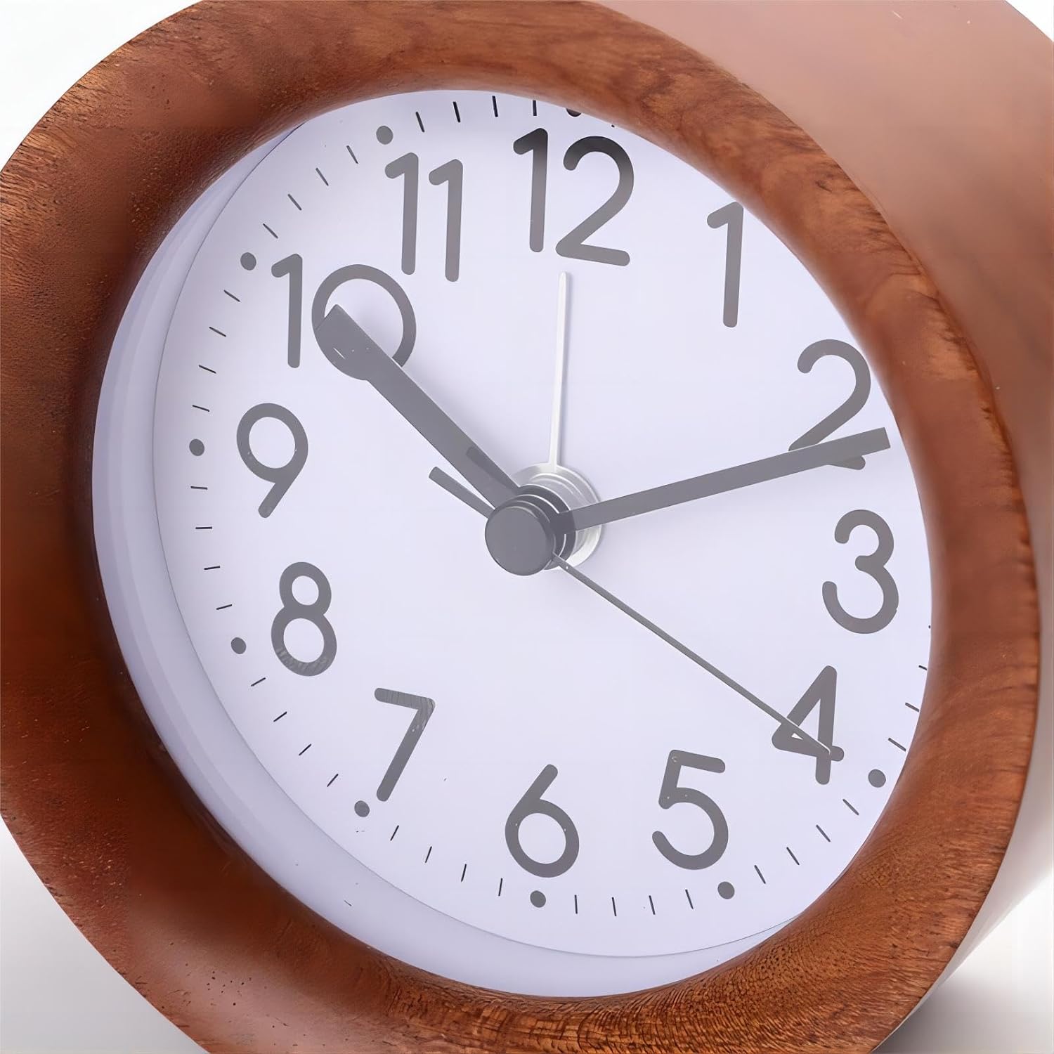 CATPAN Analog Wood Alarm Clock, Round Non Ticking Silent with Arabic Numerals Night Light Snooze Function Battery Operated Easy to Use for Desktop Bedroom Bedside (Yellow)