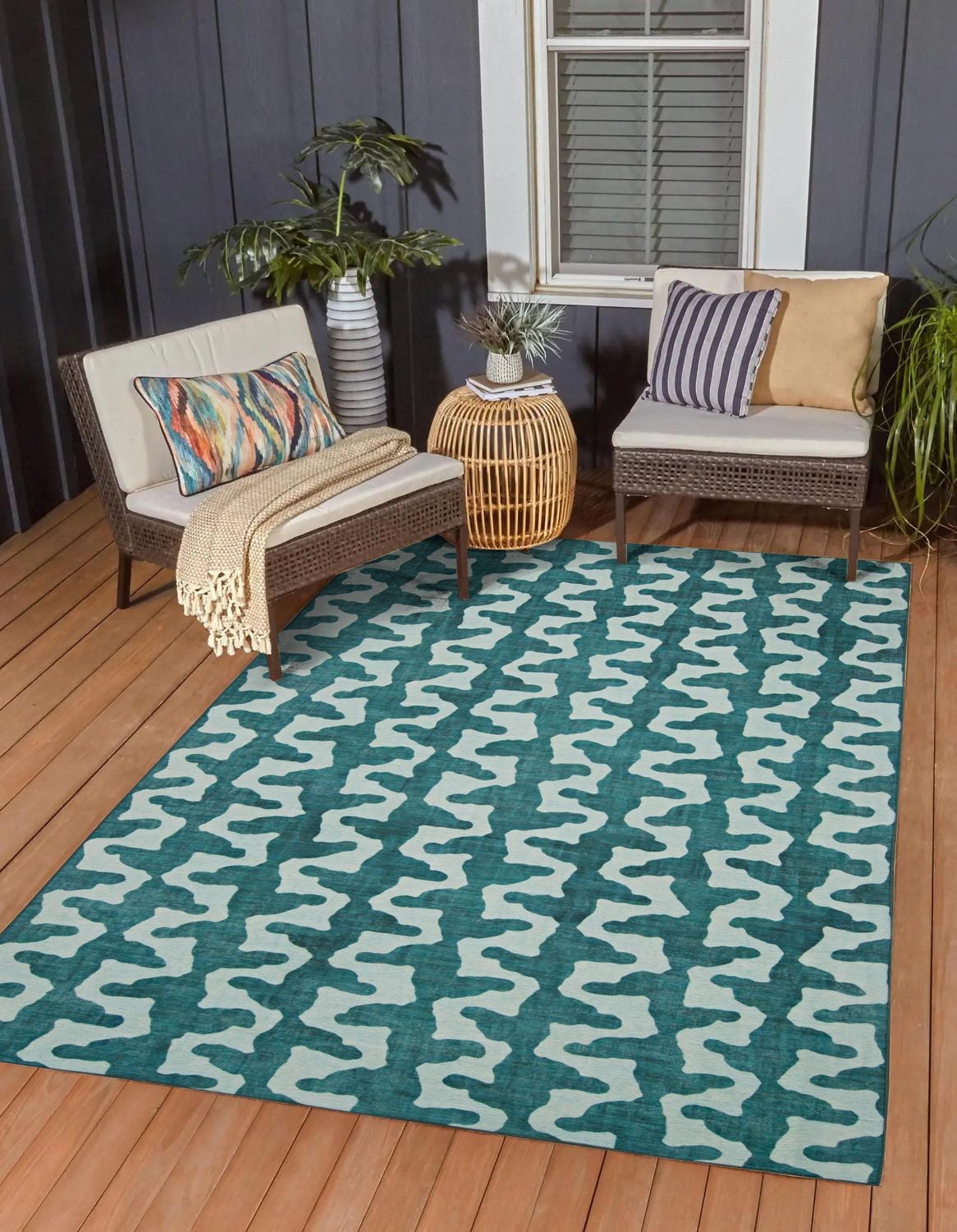 Outdoor Washable Doral Aqua & Green 5' x 7' Area Rug