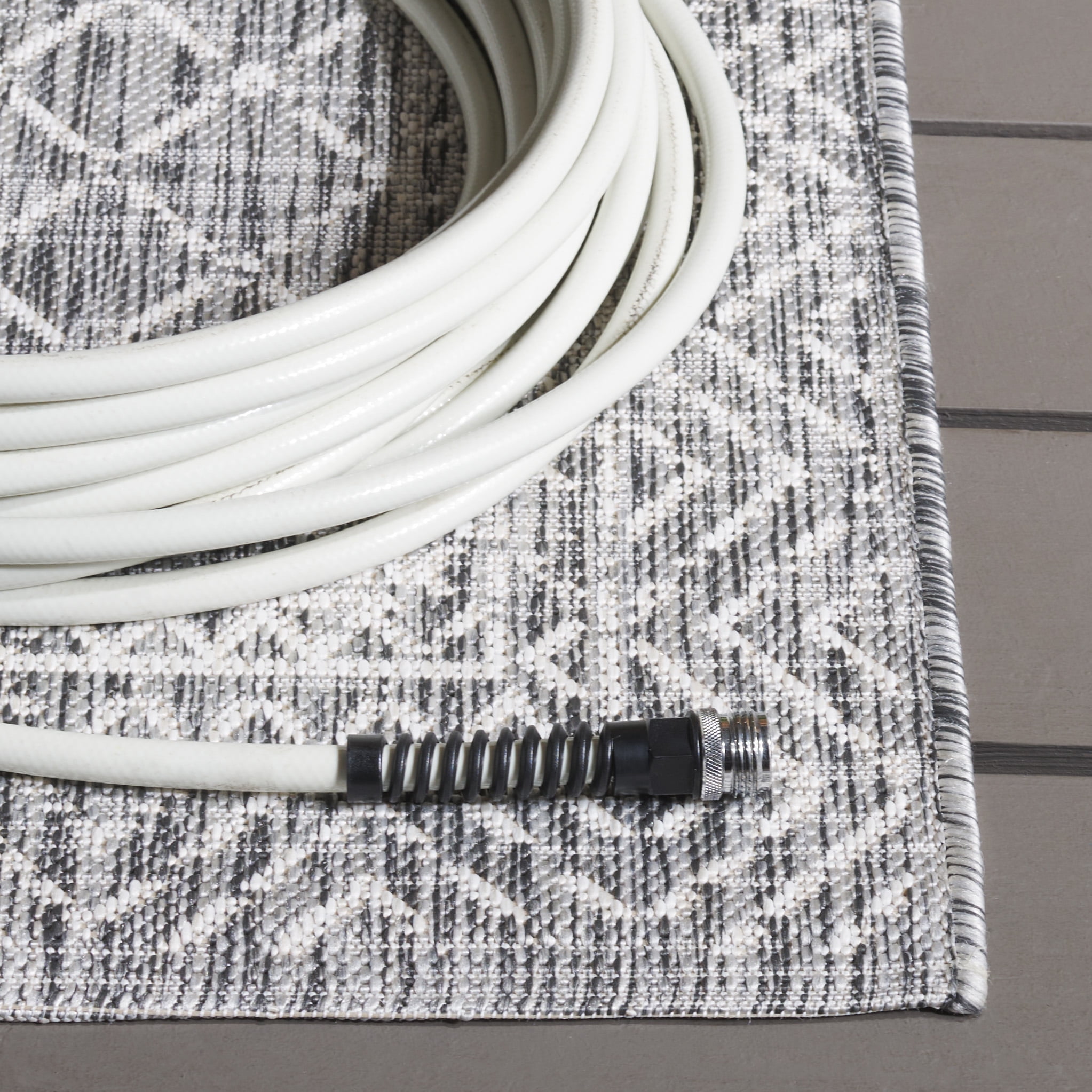 SAFAVIEH Courtyard Frazier Geometric Indoor/Outdoor Area Rug, Light Grey/Dark Grey, 8' x 10'