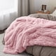 thumbnail image 3 of Manta de cama de color rosa suave, tamaño king size, esponjosa y peluda para invierno, 3 of 7
