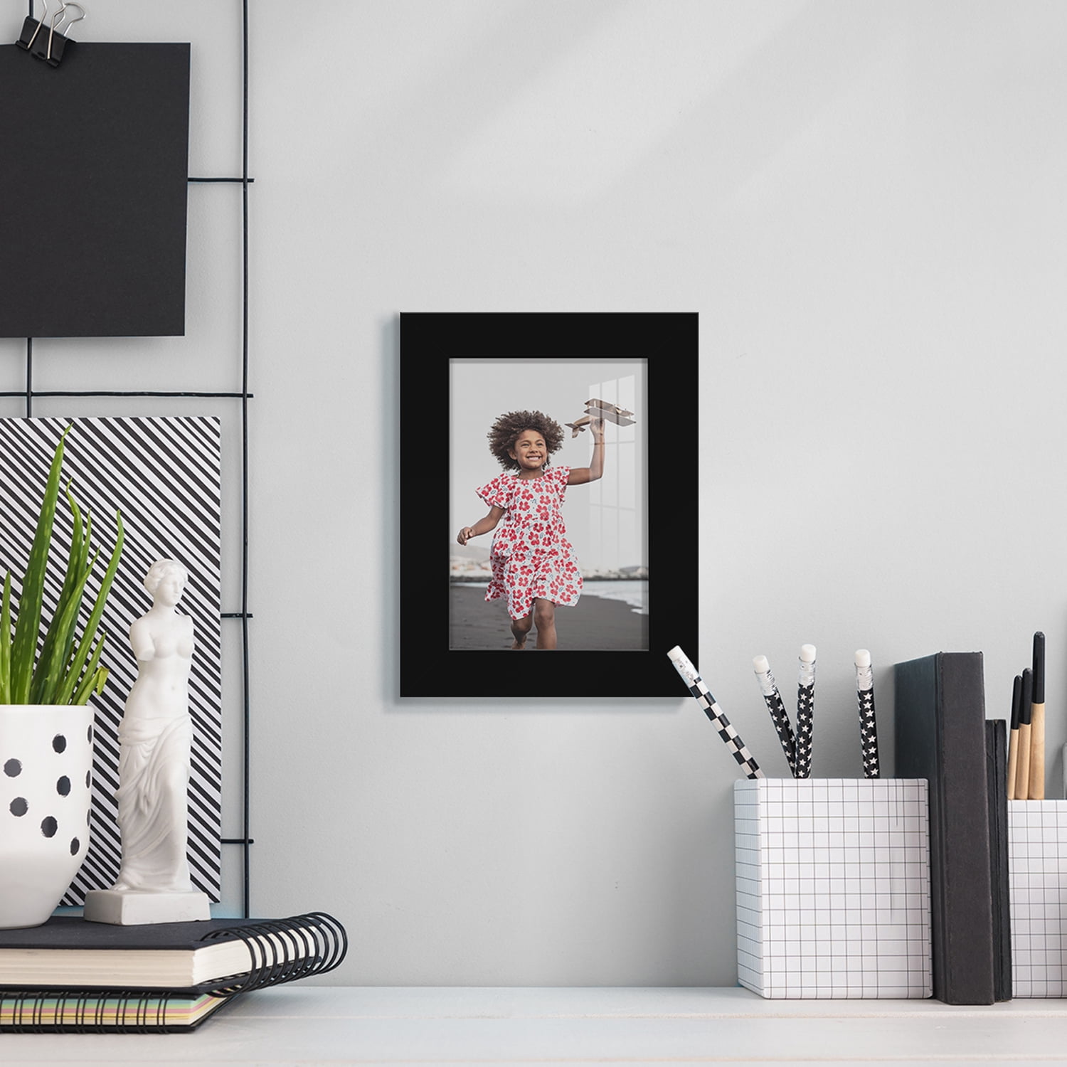 Modern 3.5 in. x 5 in. Black Picture Frame (Set of 2)
