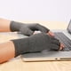 thumbnail image 3 of Guantes para artritis para mujeres y hombres: guantes de compresión antideslizantes para aliviar el dolor de artritis (gris) 645, 3 of 5