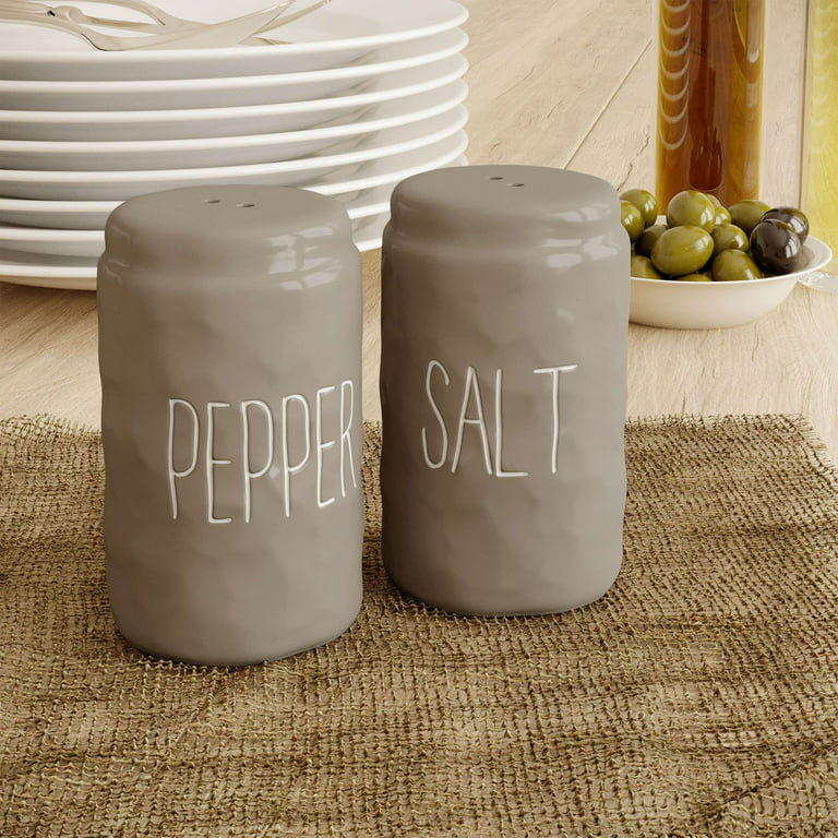 Barnyard Designs Salt and Pepper Shaker Set, Ceramic, Novelty Farmhouse  Salt and Pepper Holders, Vintage Kitchen and Table Decor, Taupe, 2” x 3.25”
