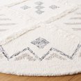 thumbnail image 3 of SAFAVIEH Casablanca Loew Diamond Area Rug, Ivory/Black, 6' x 6' Round, 3 of 8